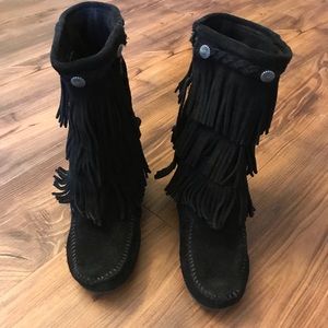 Minnetonka 3 Tier Girls Fringe Boots